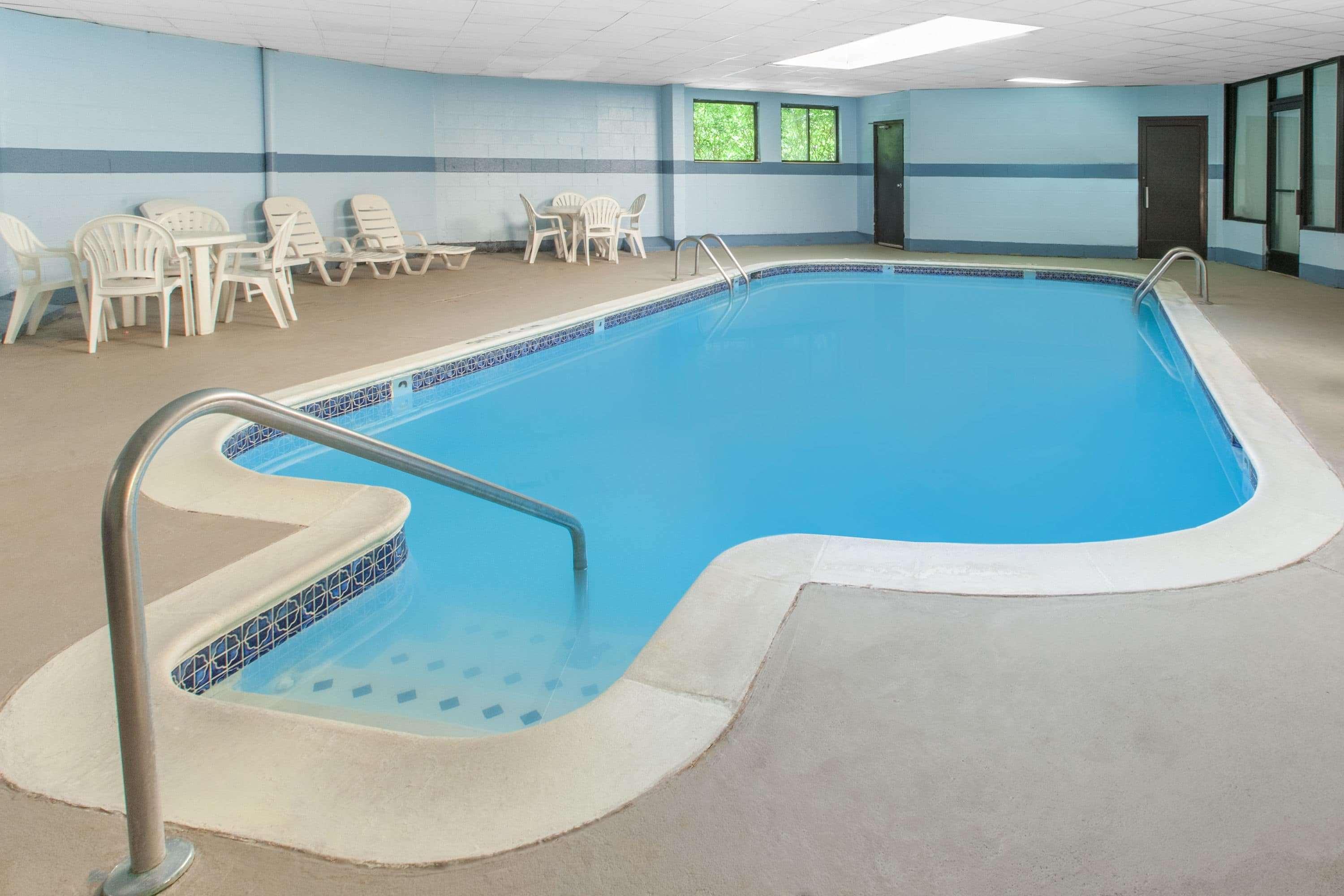 Days Inn & Suites By Wyndham Madison Heights Mi Εξωτερικό φωτογραφία