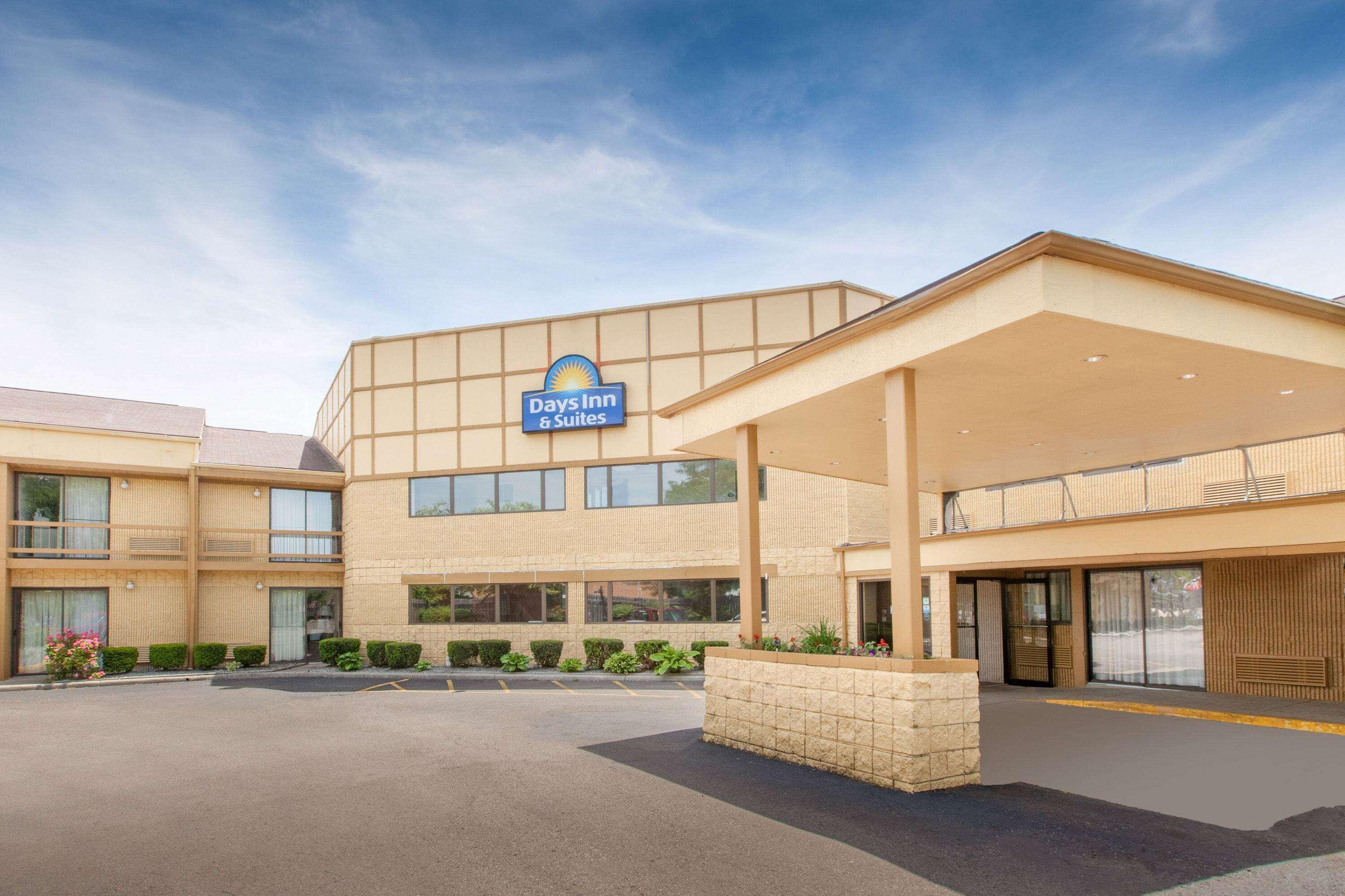 Days Inn & Suites By Wyndham Madison Heights Mi Εξωτερικό φωτογραφία