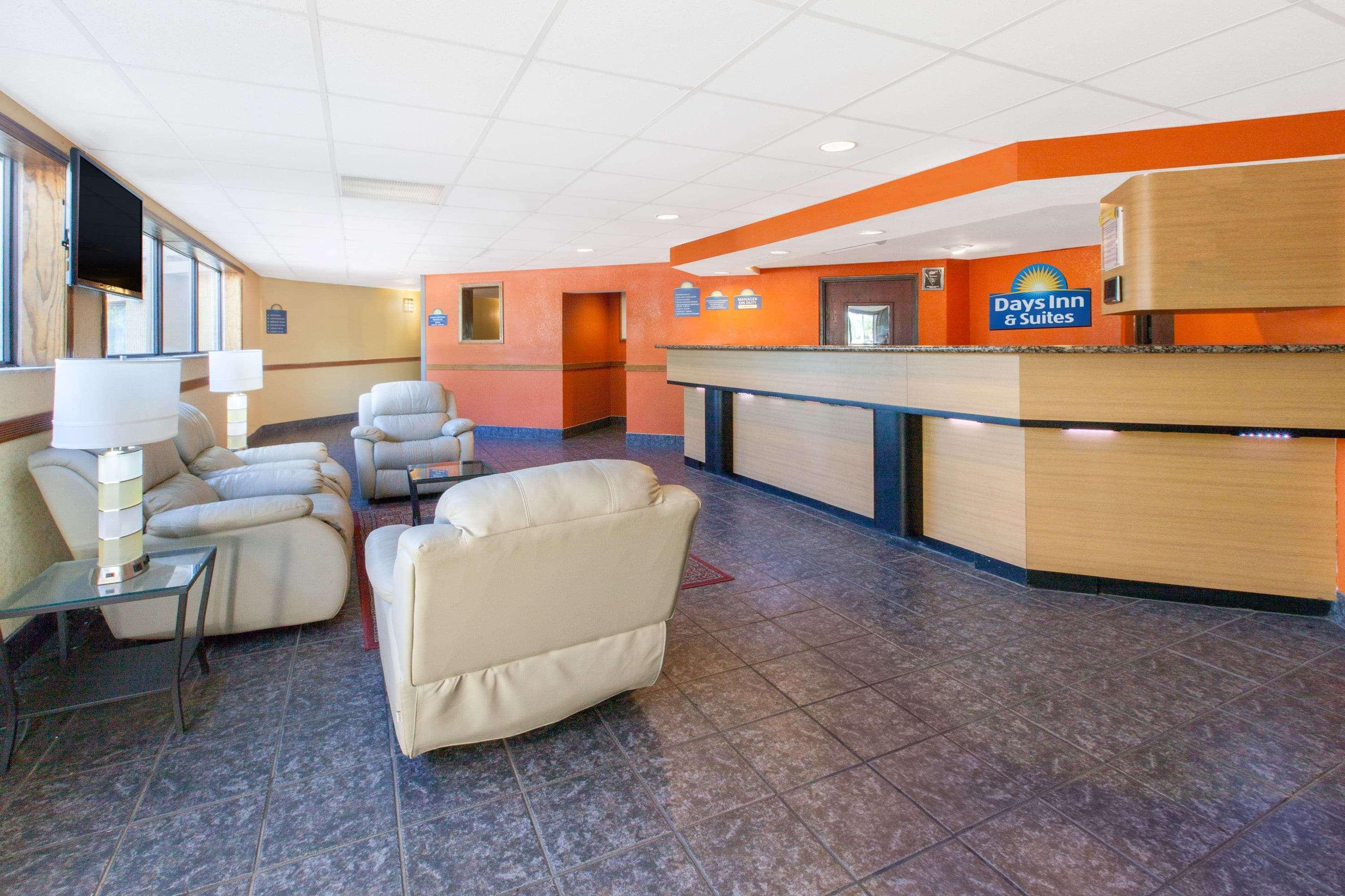 Days Inn & Suites By Wyndham Madison Heights Mi Εξωτερικό φωτογραφία