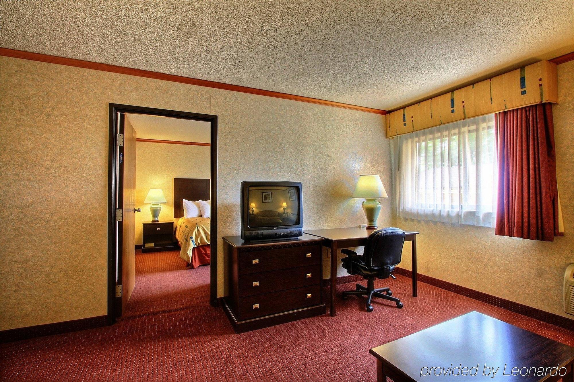 Days Inn & Suites By Wyndham Madison Heights Mi Δωμάτιο φωτογραφία