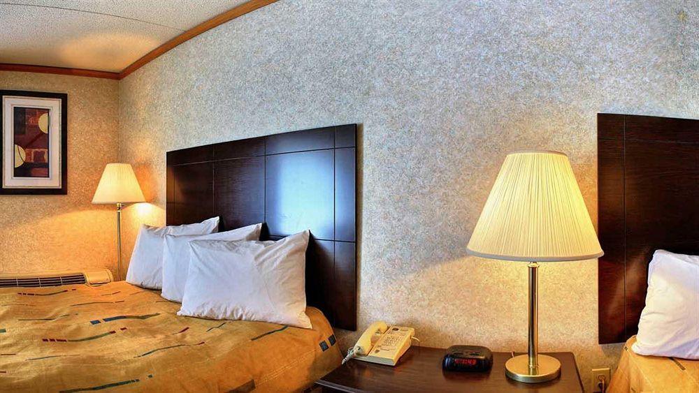 Days Inn & Suites By Wyndham Madison Heights Mi Εξωτερικό φωτογραφία