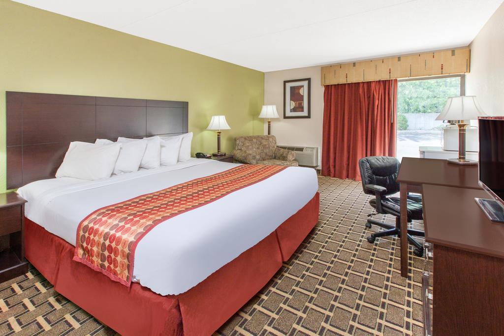 Days Inn & Suites By Wyndham Madison Heights Mi Εξωτερικό φωτογραφία