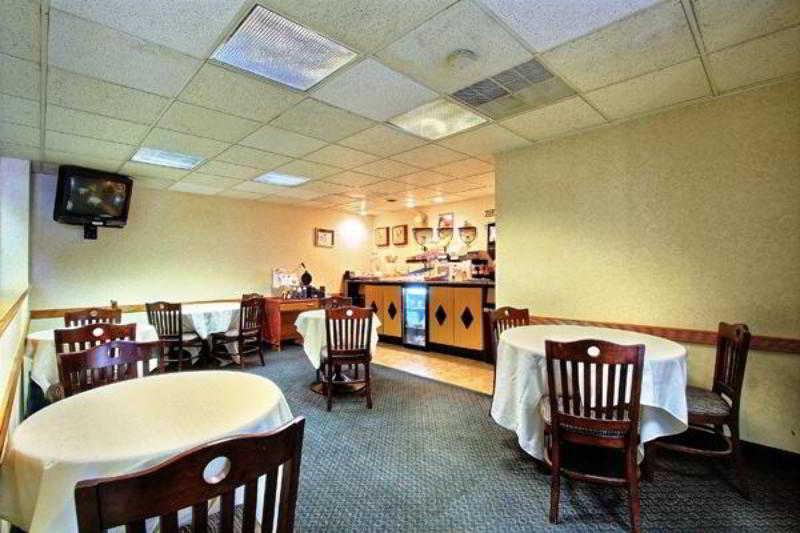 Days Inn & Suites By Wyndham Madison Heights Mi Εξωτερικό φωτογραφία